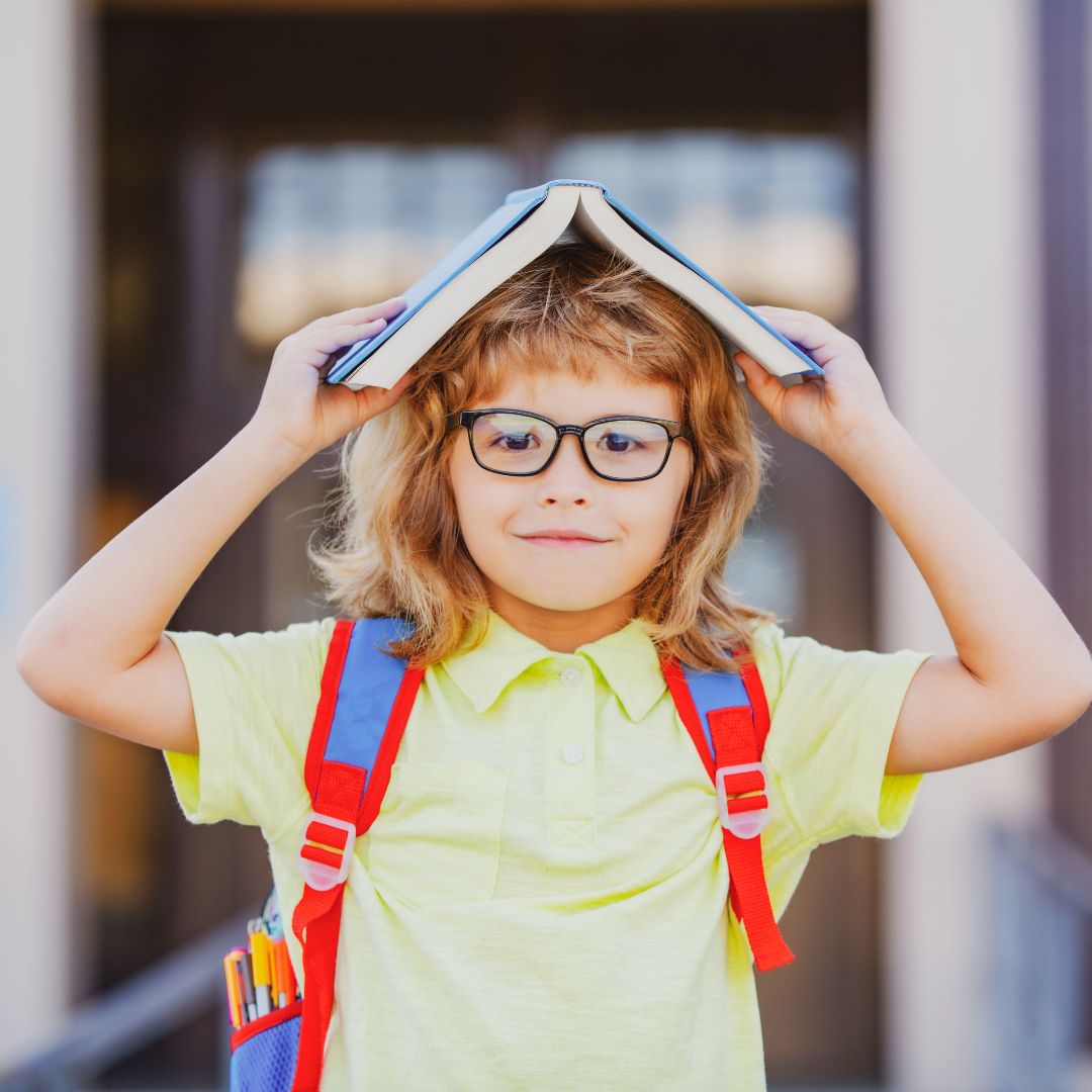 Posturas recomendadas para favorecer un buen desarrollo de la columna en niños